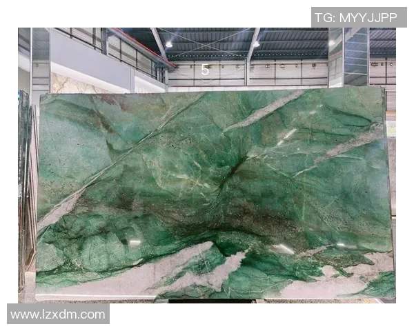 奢石背景墙与巴西足球传奇的完美融合展现独特艺术气息 奢石背景墙与巴西足球传奇的完美融合展现独特艺术气息