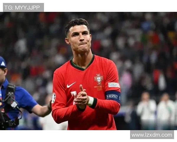 当前全球足坛最受关注的球星是谁他在比赛中的精彩表现吸引了无数球迷的目光 当前全球足坛最受关注的球星是谁他在比赛中的精彩表现吸引了无数球迷的目光