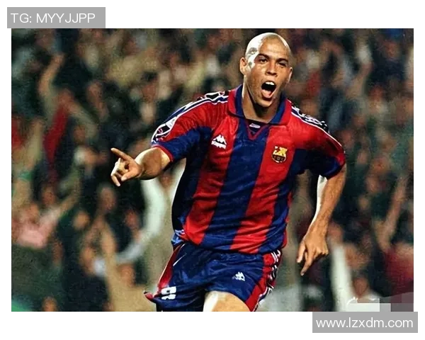 汇集世界各大足球球星精美壁纸展现绿茵传奇魅力瞬间 汇集世界各大足球球星精美壁纸展现绿茵传奇魅力瞬间